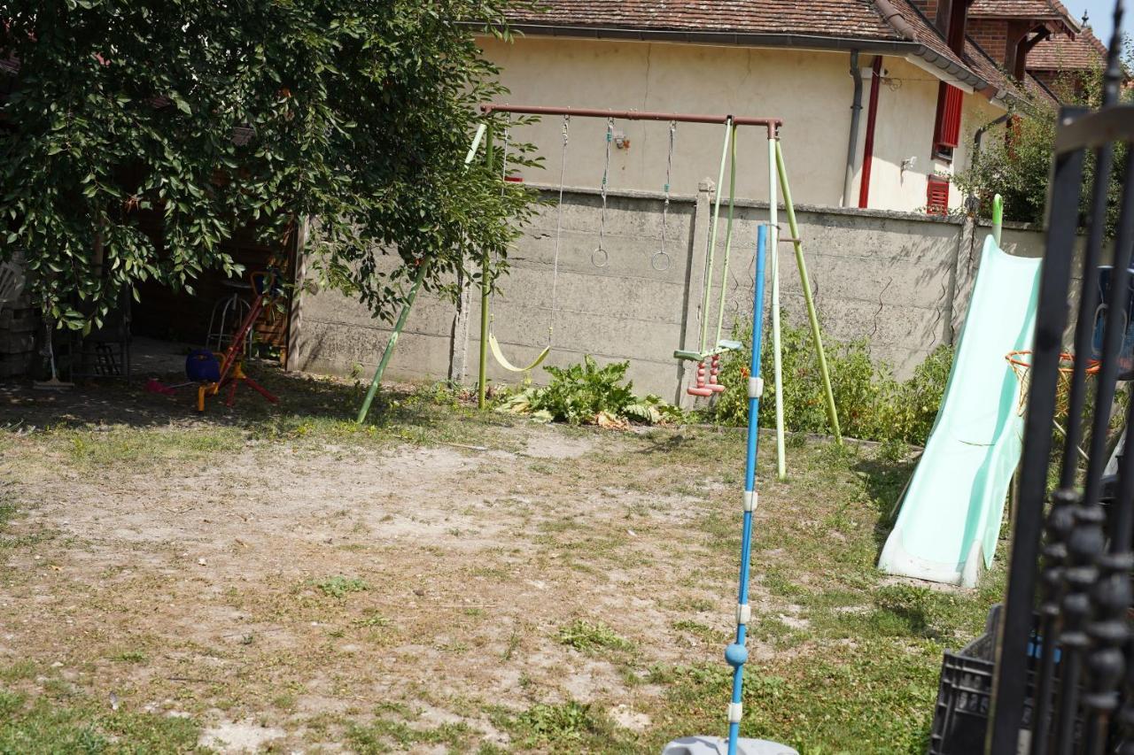 Logement Cosy Avec Stationnement Gratuit Troyes Exterior foto